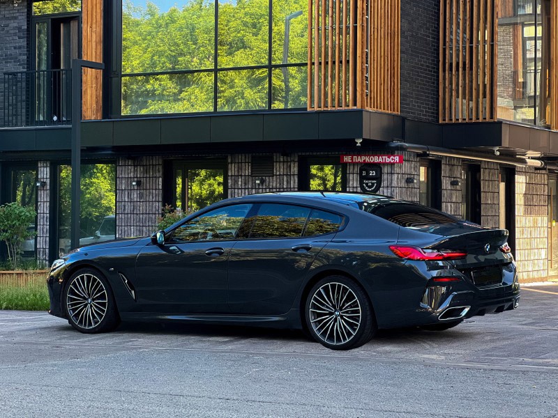 BMW 840
