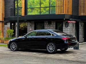 Mercedes E